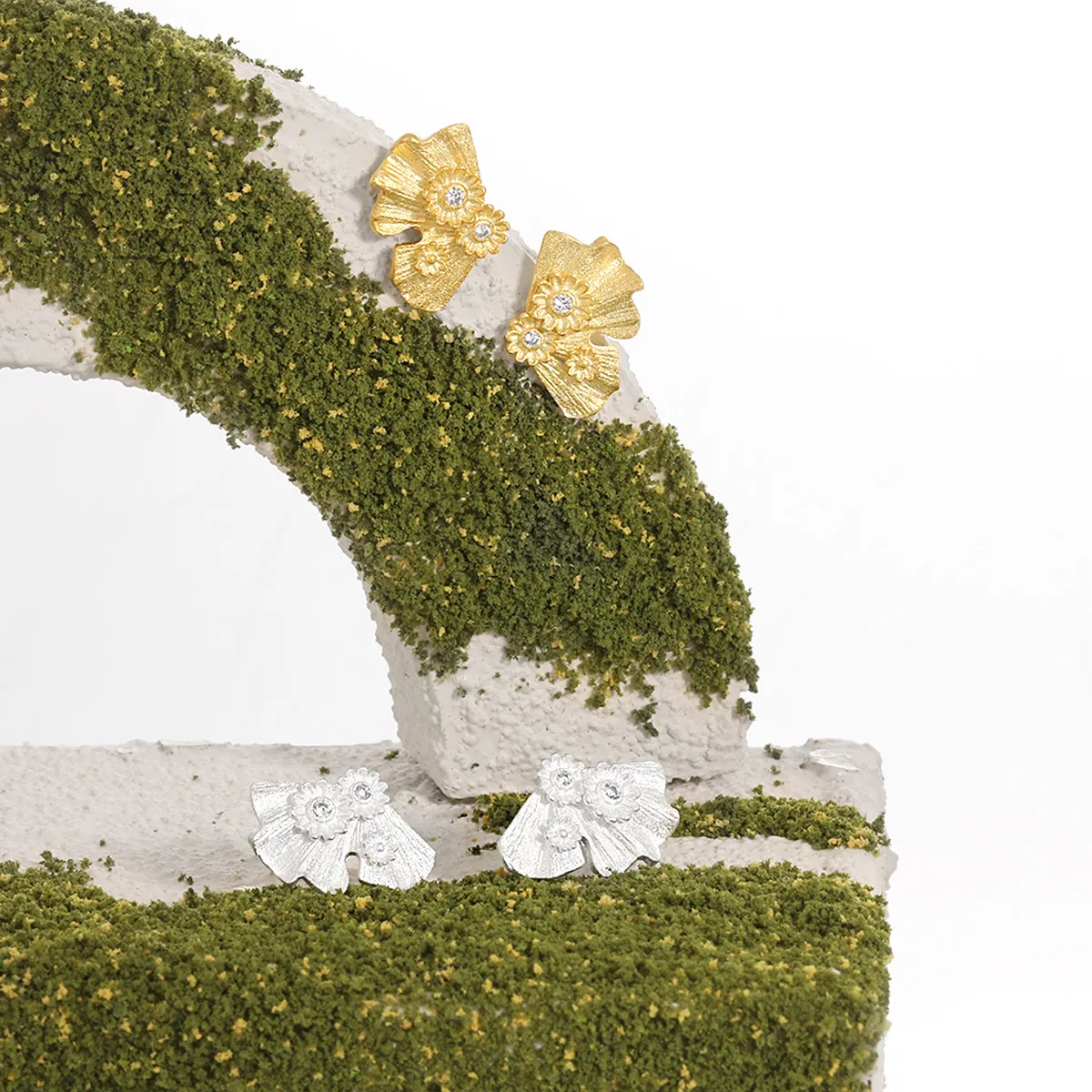 6 (3) Floral textured silver stud earrings made from high-quality Silver 925.