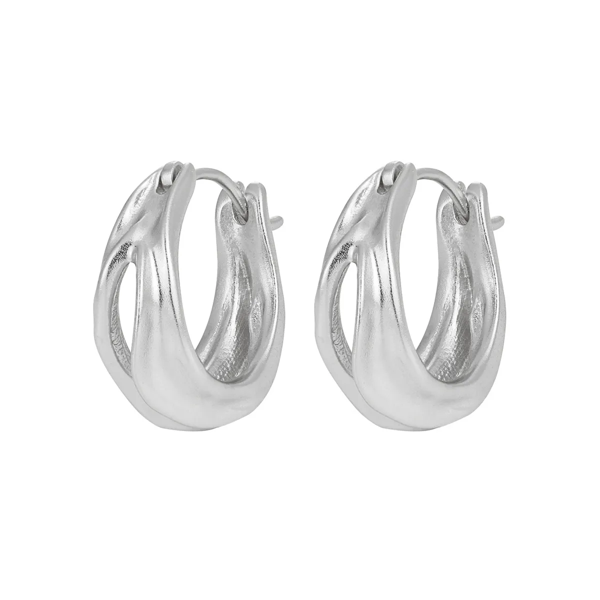 Sculpted silver hoop earrings in high-quality Silver 925 with a polished finish.