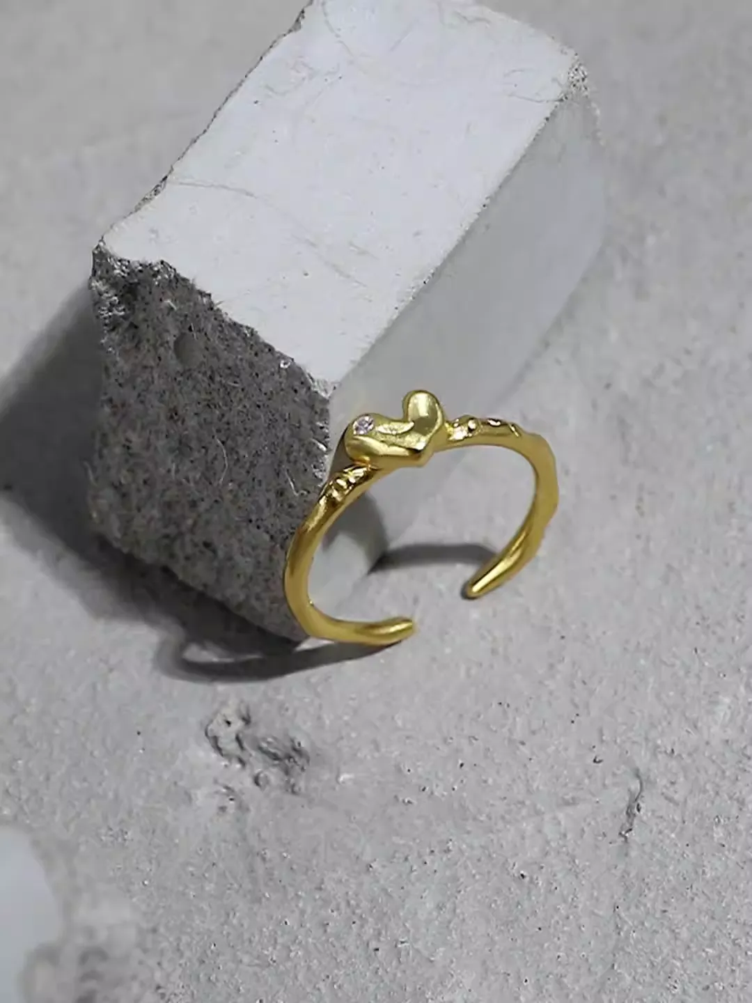 1 Silver Heart Adjustable Ring with zircon stones in 925 sterling silver.