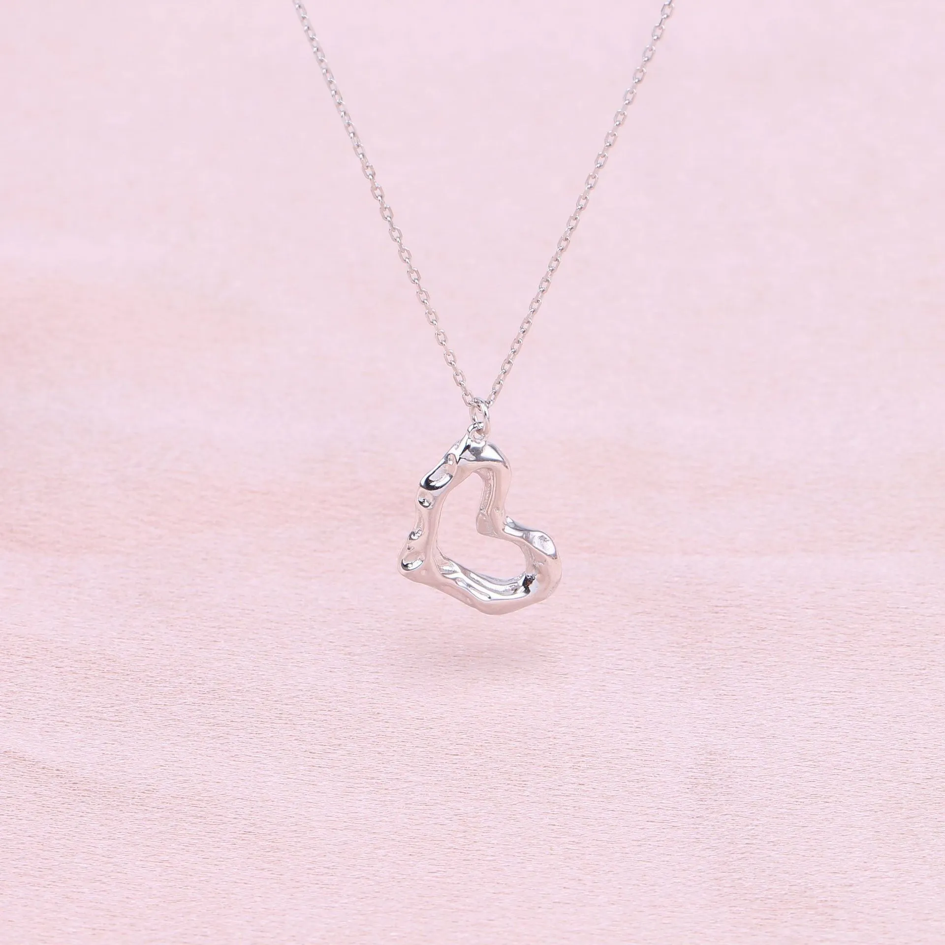 Wholesale 925 sterling silver - Sculpted Love