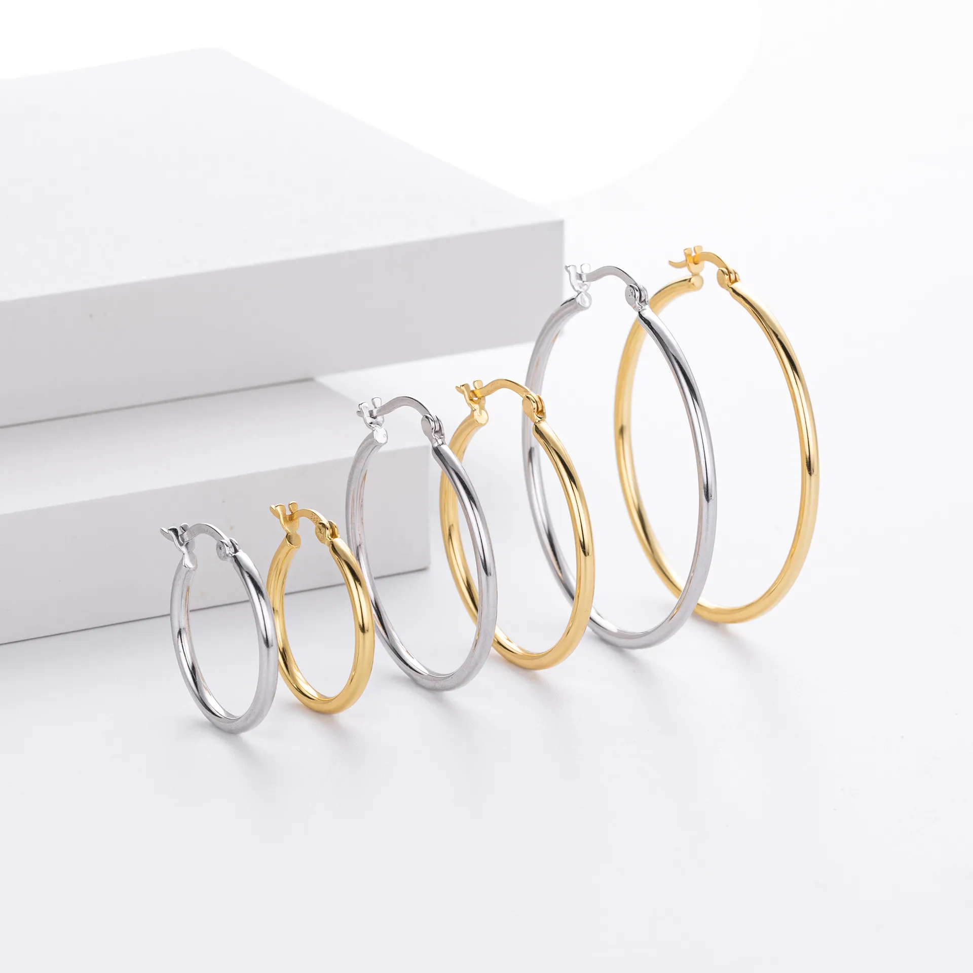 20mm Hollow Hoop Earrings
