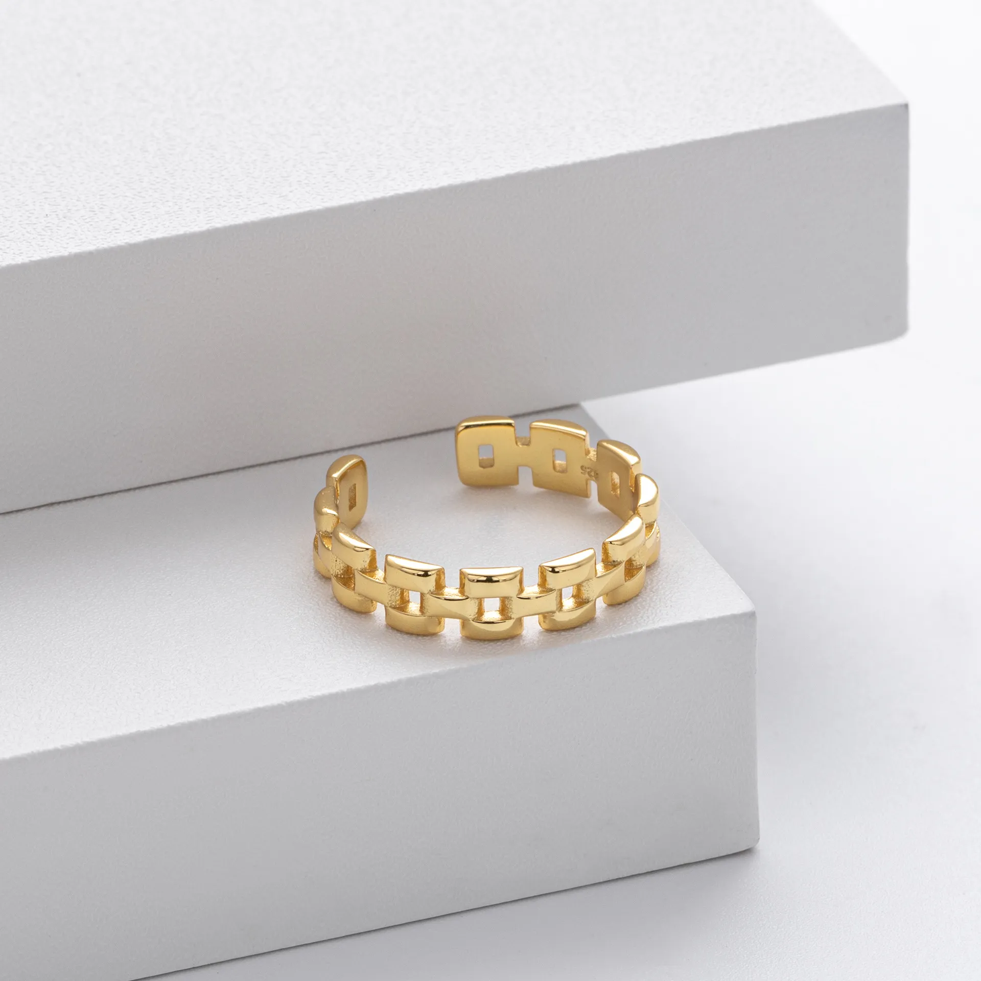 Contemporary Chain Contemporary Chain