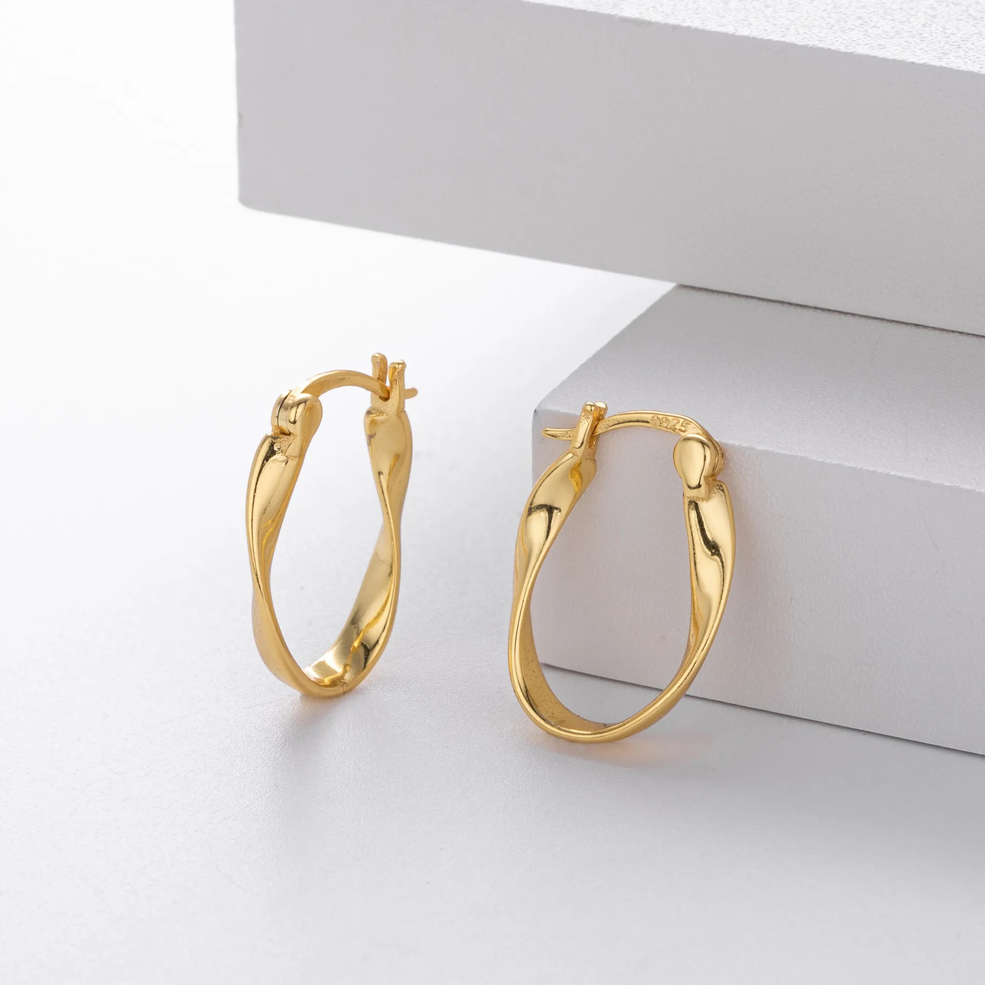 Wholesale 925 Sterling Silver - Mobius Hoop Earrings