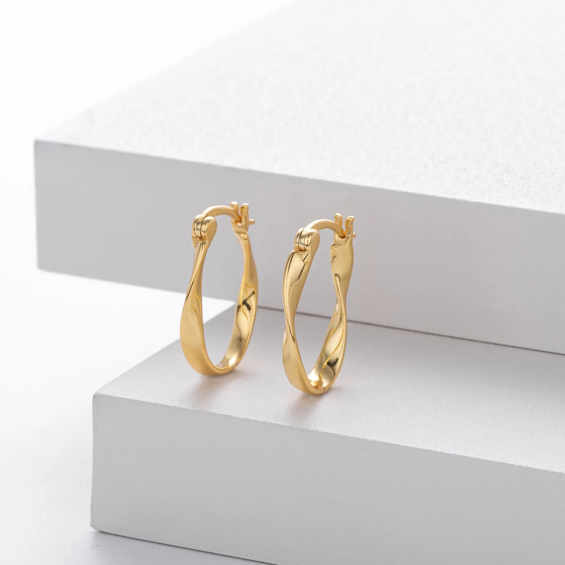 Wholesale 925 Sterling Silver - Mobius Hoop Earrings