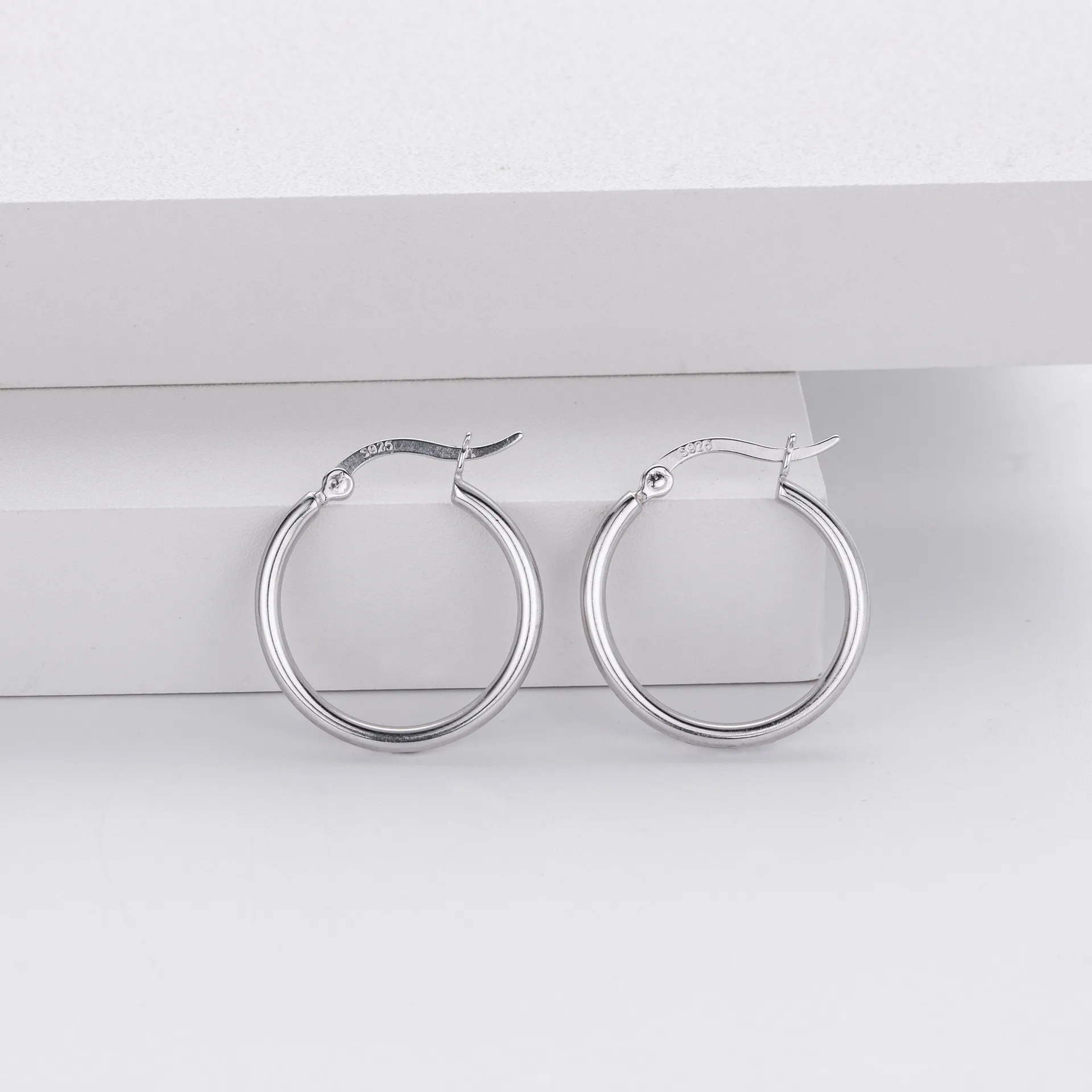 20mm Hollow Hoop Earrings